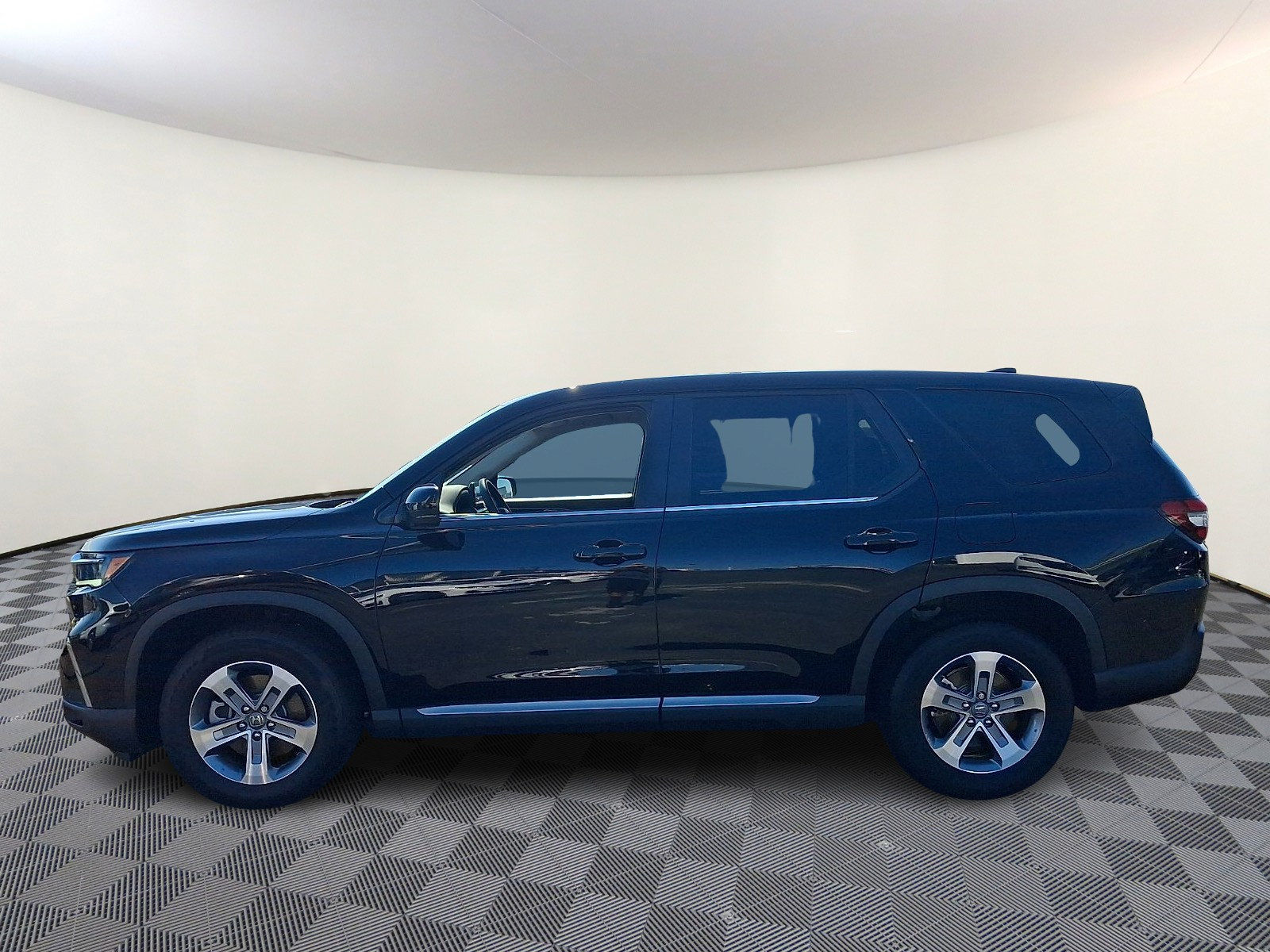 Used 2025 Honda Pilot EX-L image 4