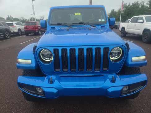 Used 2022 Jeep Wrangler Unlimited Sahara AWD/4WD image 8