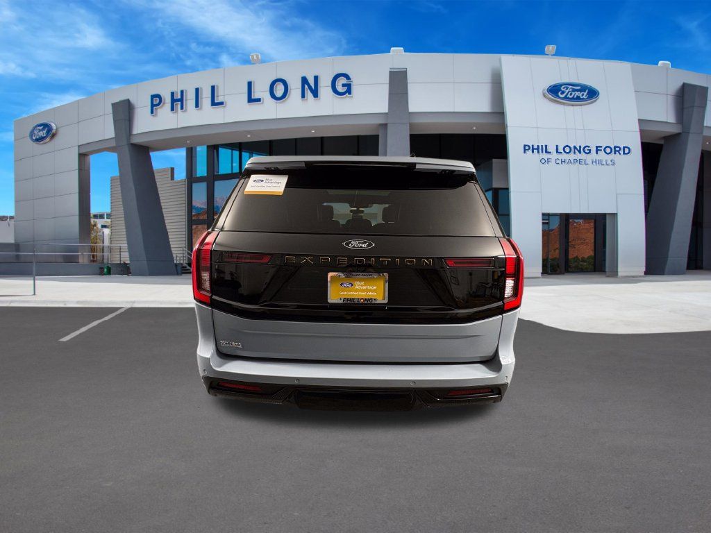 Used 2025 Ford Expedition Tremor AWD/4WD image 4