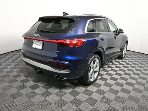 New 2025 Audi Q5 Prestige image 3