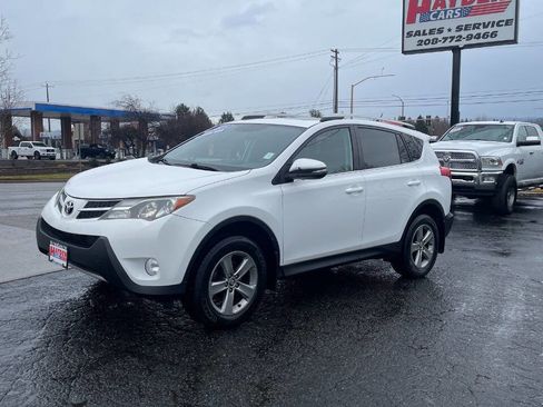 Used 2015 Toyota RAV4 XLE image 2