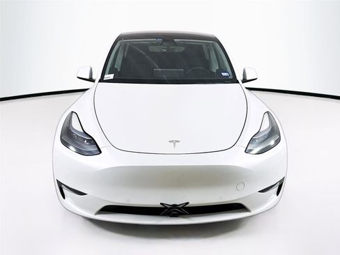 Used 2022 Tesla Model Y Performance image 11