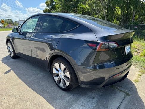 Used 2024 Tesla Model Y Long Range RWD image 14