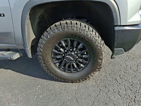 Certified 2024 Chevrolet Silverado 3500 W/T image 8