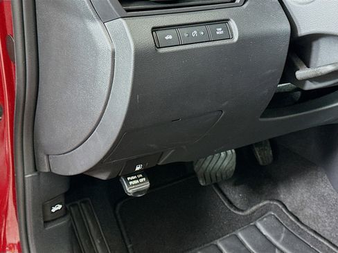 Used 2025 Nissan Altima 2.5 SV image 17