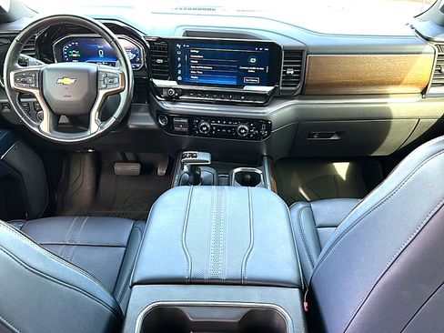 Used 2023 Chevrolet Silverado 1500 High Country w/ Technology Package image 20