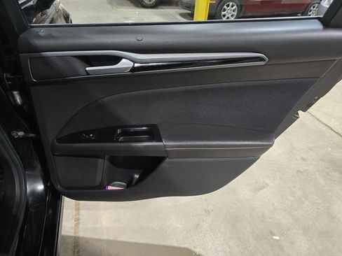 Used 2013 Ford Fusion SE image 28