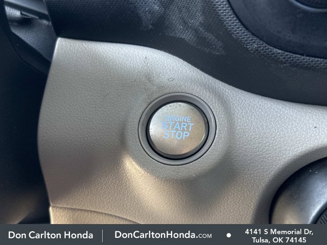 Used 2025 Hyundai Venue SEL FWD image 24
