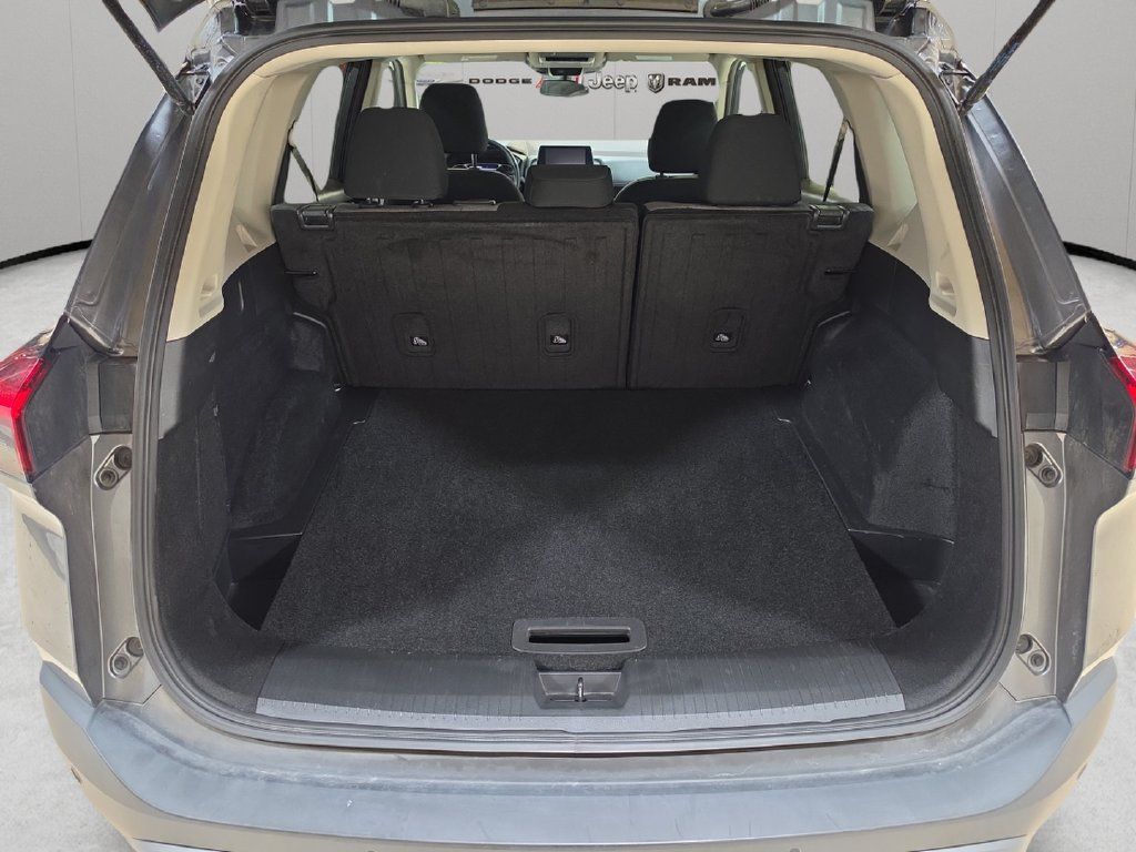 Used 2023 Nissan Rogue SV AWD/4WD image 10