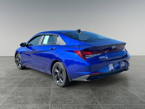 Certified 2023 Hyundai Elantra SEL image 3