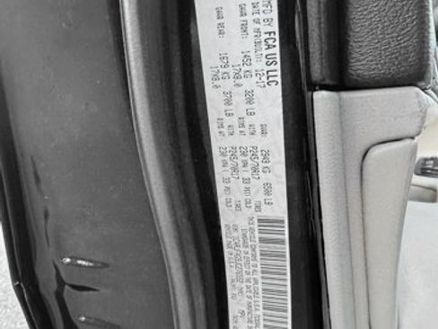 Used 2018 Jeep Grand Cherokee Laredo AWD/4WD image 22