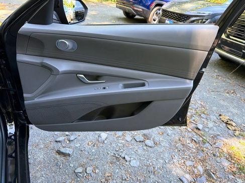 Certified 2023 Hyundai Elantra SEL FWD image 10