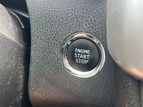Used 2014 Toyota Highlander Limited AWD/4WD image 31