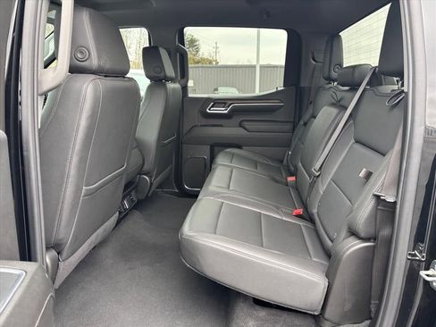 Used 2024 GMC Sierra 1500 SLT image 12