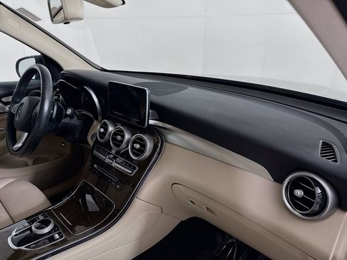 Used 2018 Mercedes-Benz GLC 300 4MATIC image 28
