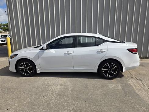 Used 2025 Nissan Sentra SV FWD image 6