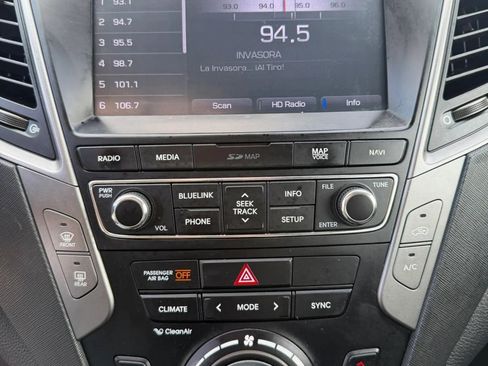 Used 2018 Hyundai Santa Fe Sport FWD image 18