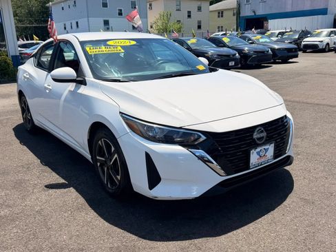 Used 2024 Nissan Sentra SV FWD image 2
