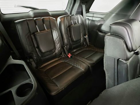 Used 2017 Ford Explorer Platinum AWD/4WD image 30