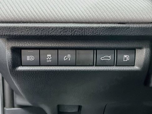 Used 2025 Toyota Camry SE FWD image 10