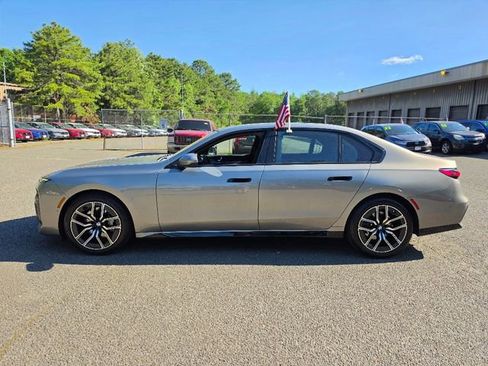 Used 2023 BMW 740i RWD image 2