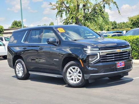 Used 2025 Chevrolet Tahoe LT AWD/4WD image 2