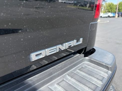 Used 2018 GMC Sierra 3500 Denali w/ Duramax Plus Package AWD/4WD image 9