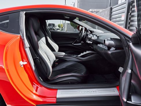 Used 2020 Ferrari 812 Superfast RWD image 29