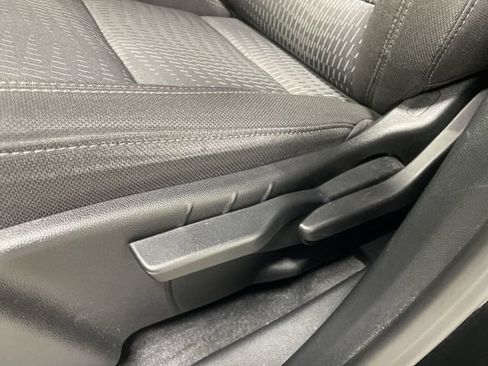Used 2026 Chevrolet Equinox LT FWD image 12
