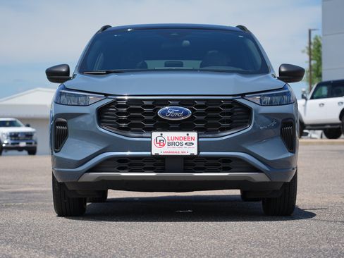 Used 2023 Ford Escape ST-Line w/ Tech Pack #1 AWD/4WD image 9