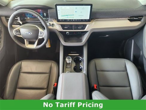 Used 2025 Ford Explorer Active w/ Active Comfort Package image 23