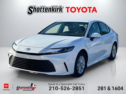 Used 2025 Toyota Camry LE FWD image 1