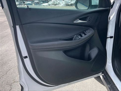 Used 2024 Buick Encore GX Sport Touring image 9