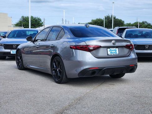 Used 2020 Alfa Romeo Giulia w/ Quick Order Package 22K Sport RWD image 5
