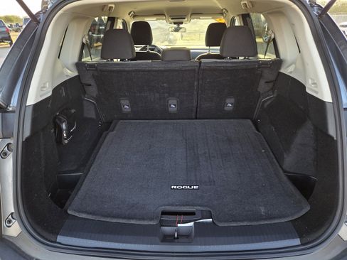 Used 2022 Nissan Rogue SV image 24