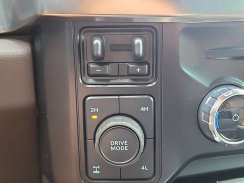 Used 2024 Ford F250 King Ranch w/ Chrome Package AWD/4WD image 27