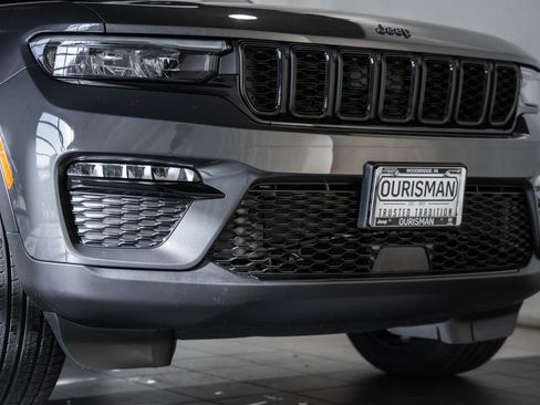 New 2025 Jeep Grand Cherokee Limited image 14