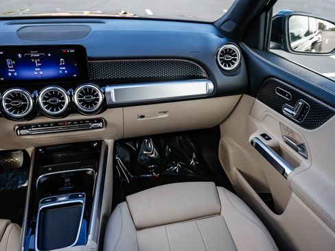 Certified 2025 Mercedes-Benz GLB 250 image 15