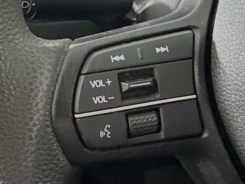 Used 2023 Honda Accord EX image 10