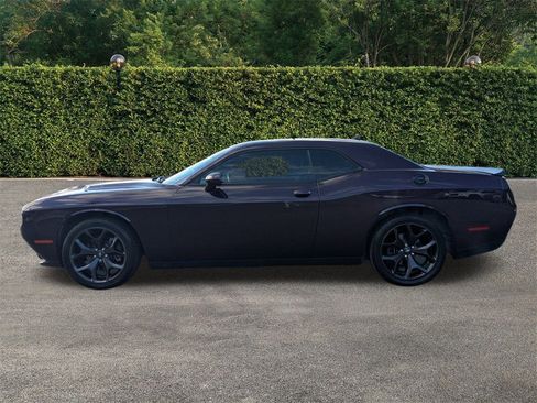 Used 2020 Dodge Challenger SXT w/ Plus Package image 7