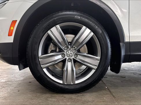 Used 2018 Volkswagen Tiguan SEL Premium AWD/4WD image 37