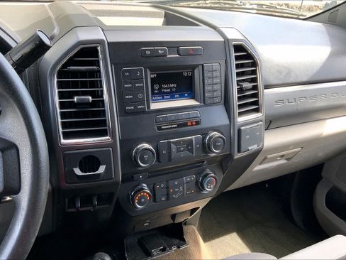 Used 2017 Ford F550 4x4 Regular Cab Super Duty image 15