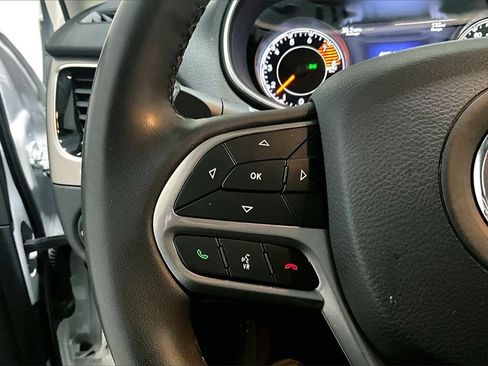 Used 2022 Jeep Cherokee Limited image 11