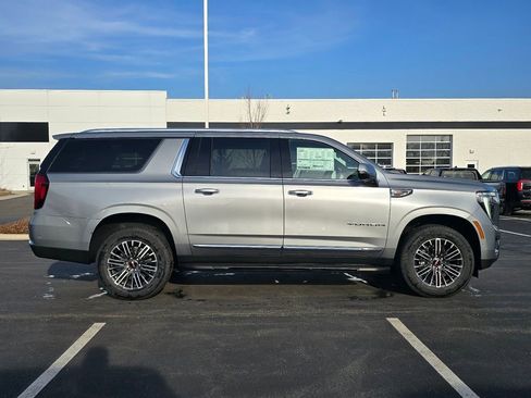 New 2026 GMC Yukon XL Elevation w/ Elevation Premium Package AWD/4WD image 10
