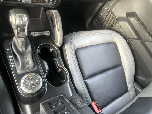 Used 2023 Ford Bronco Big Bend w/ Sasquatch Package image 19