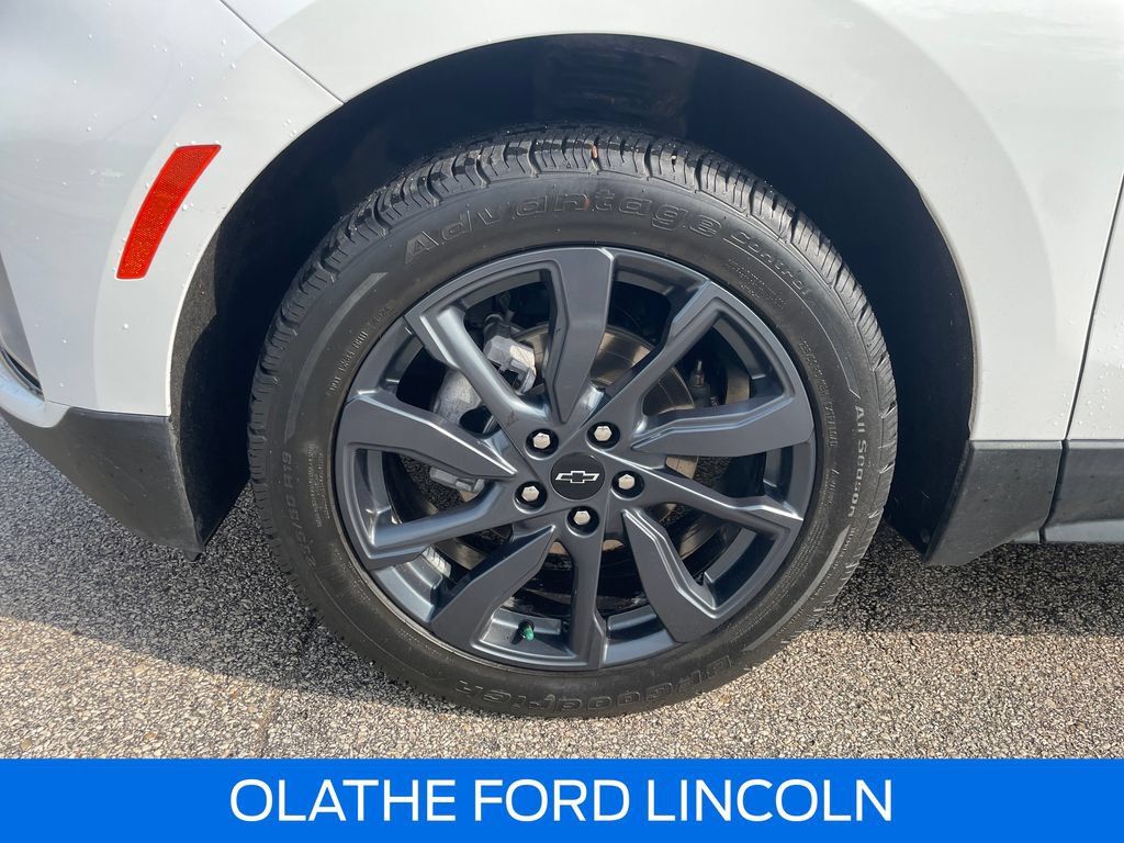 Used 2022 Chevrolet Equinox RS w/ RS Leather Package AWD/4WD image 31