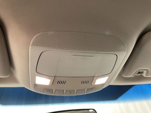 Used 2018 Ford Edge SE image 8