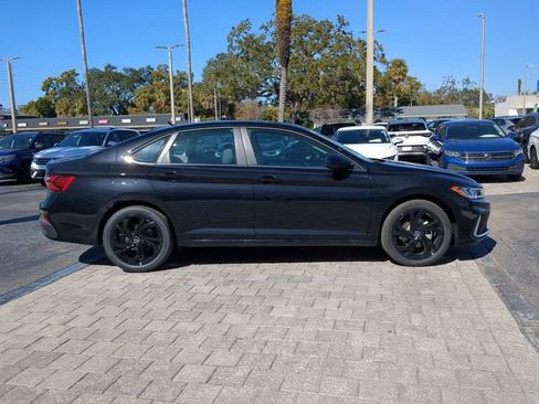 New 2026 Volkswagen Jetta SE FWD image 3