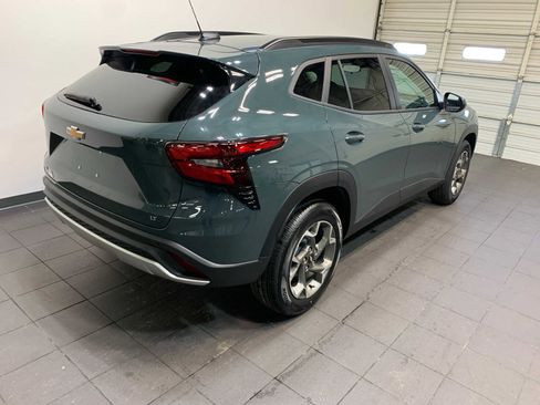 New 2026 Chevrolet Trax LT w/ Sunroof Package image 3