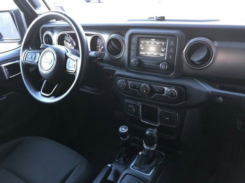 Used 2018 Jeep Wrangler Unlimited Sport image 8